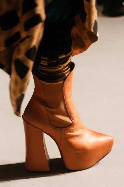 Look 37